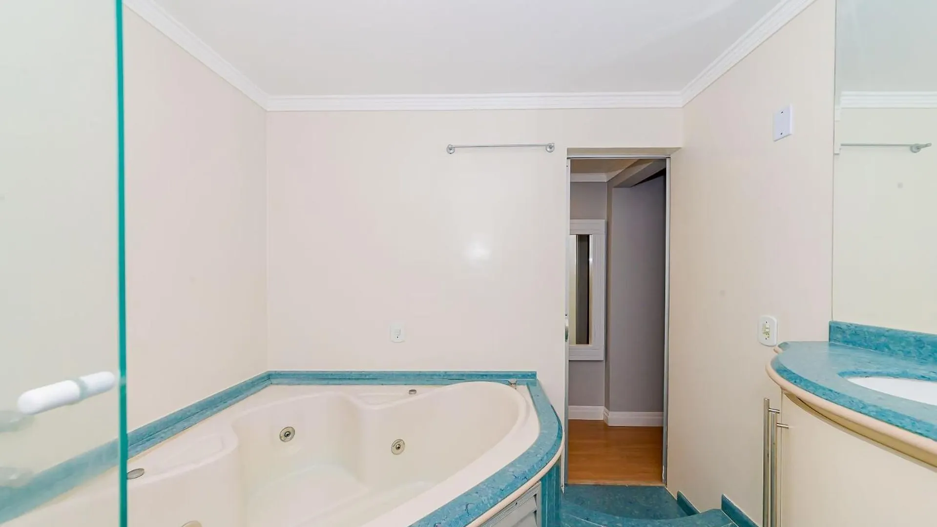 Amplo Apto 2 Suites Mais 1Quarto Vista Mar 50M Da Praia - Somente Familiares Balneario Camboriu 0*,  Brazil