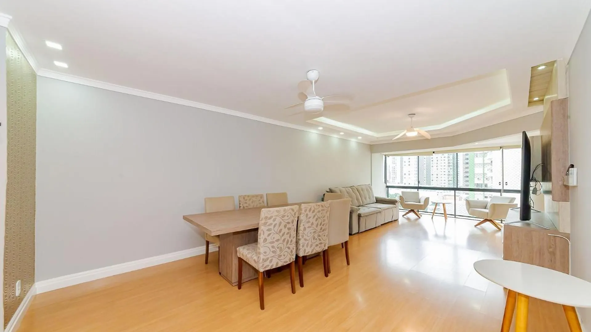Apartment Amplo Apto 2 Suites Mais 1Quarto Vista Mar 50M Da Praia - Somente Familiares Balneario Camboriu