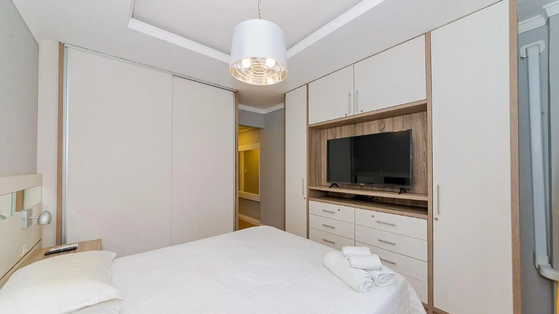 Amplo Apto 2 Suites Mais 1Quarto Vista Mar 50M Da Praia - Somente Familiares Balneario Camboriu Apartment