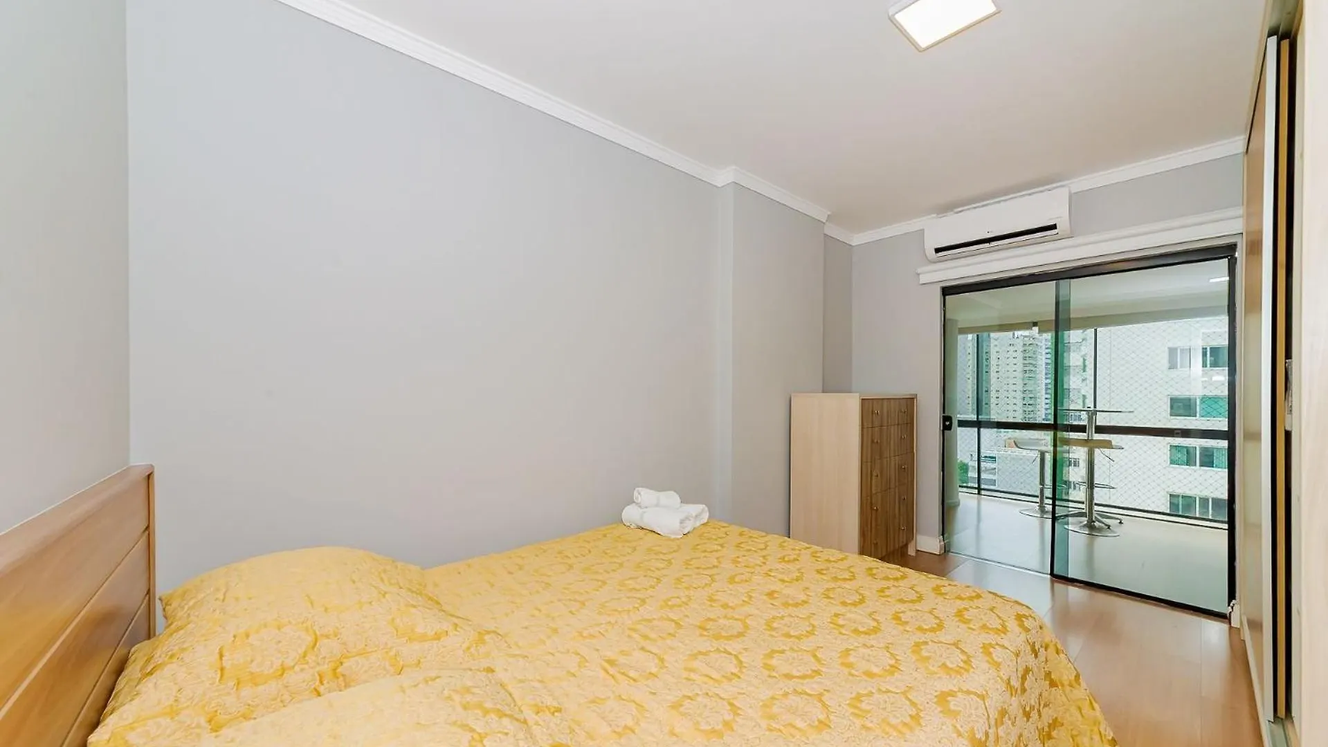 Amplo Apto 2 Suites Mais 1Quarto Vista Mar 50M Da Praia - Somente Familiares Balneario Camboriu