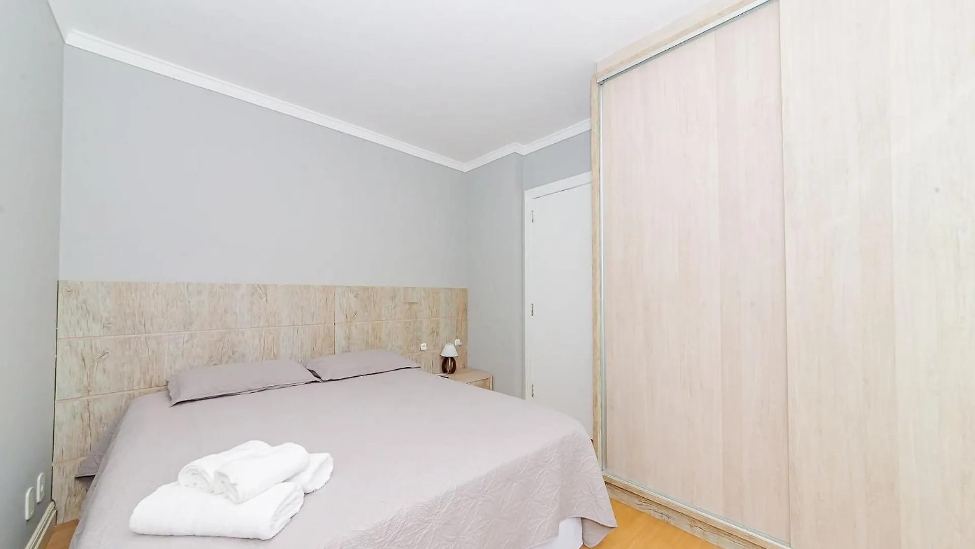 Amplo Apto 2 Suites Mais 1Quarto Vista Mar 50M Da Praia - Somente Familiares Balneario Camboriu Apartment